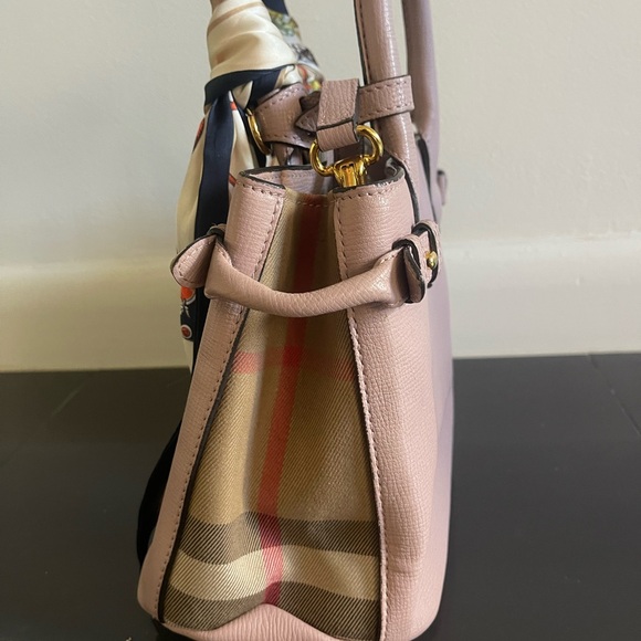 Burberry Derby Leather Small Banner Tote - Picture 11 of 11